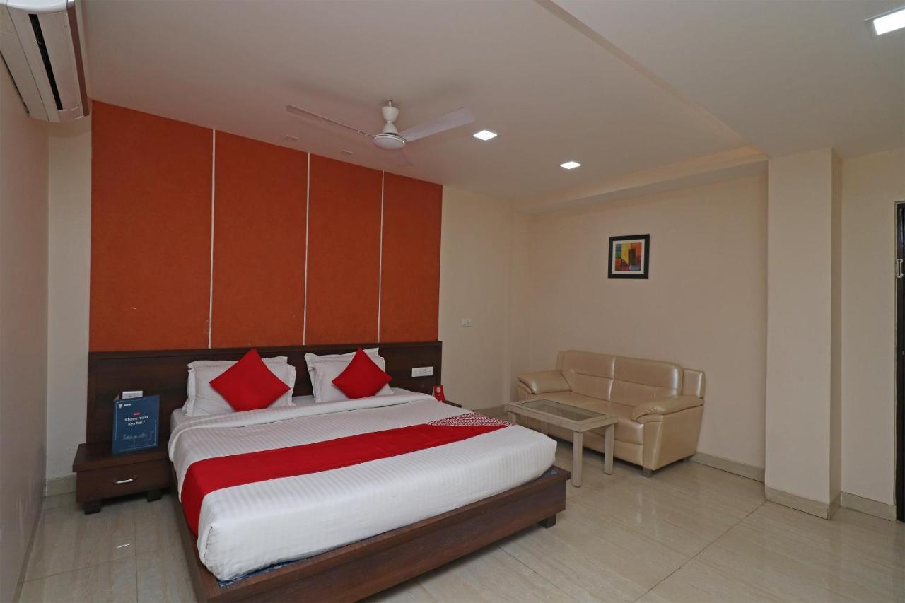 Oyo 29382 Golden Laurel Inn Deoria エクステリア 写真