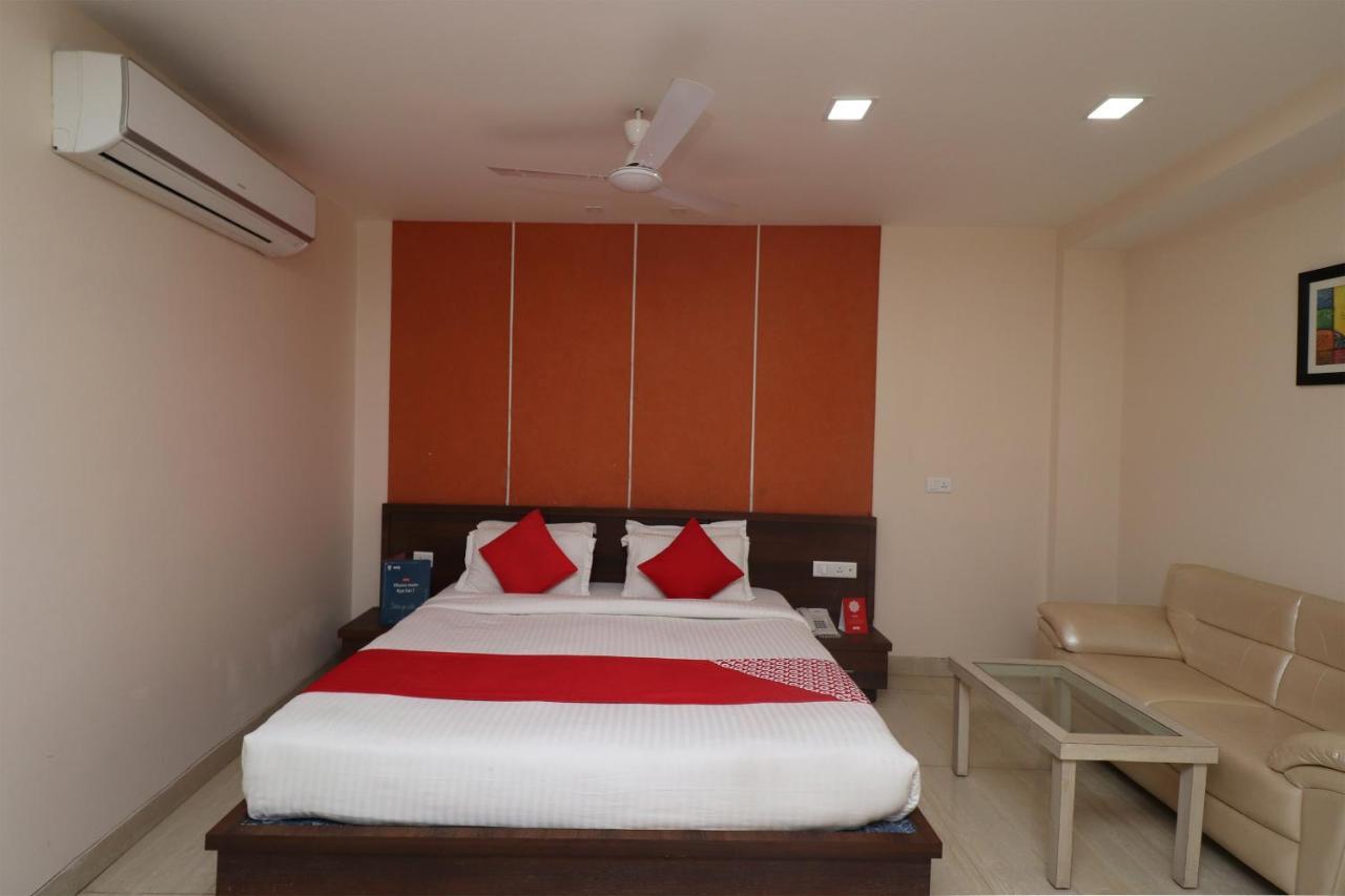 Oyo 29382 Golden Laurel Inn Deoria エクステリア 写真