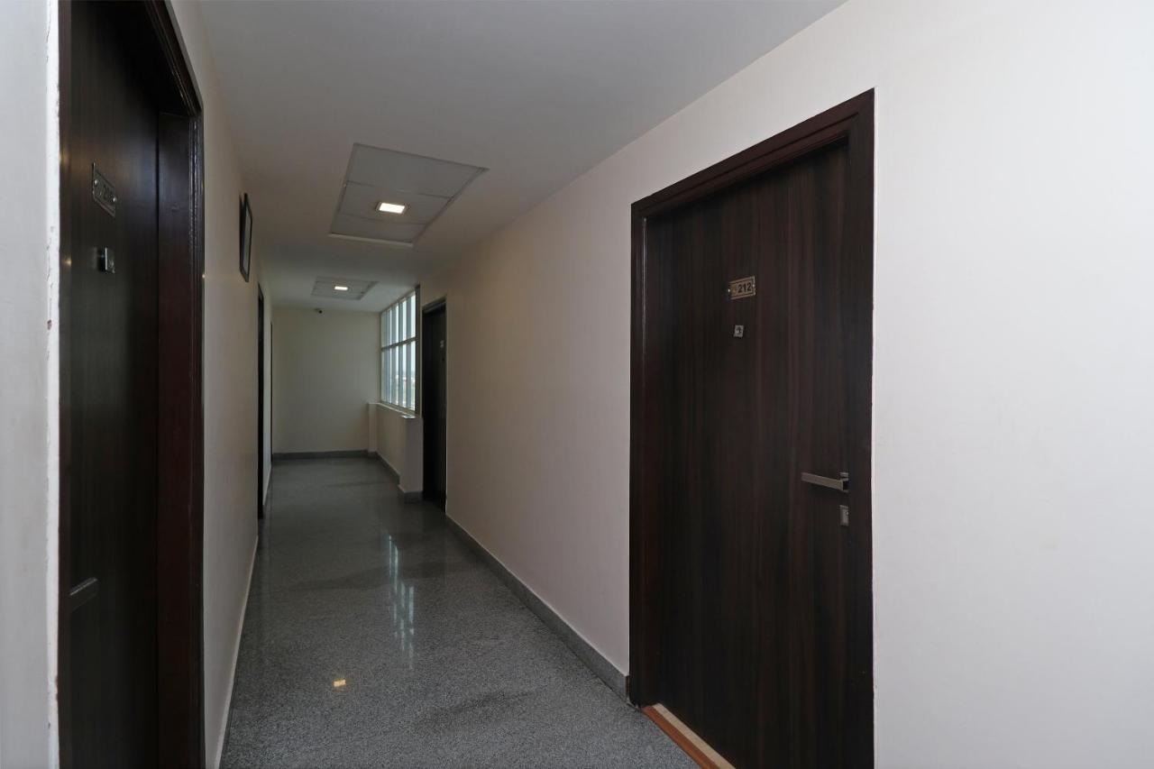 Oyo 29382 Golden Laurel Inn Deoria エクステリア 写真