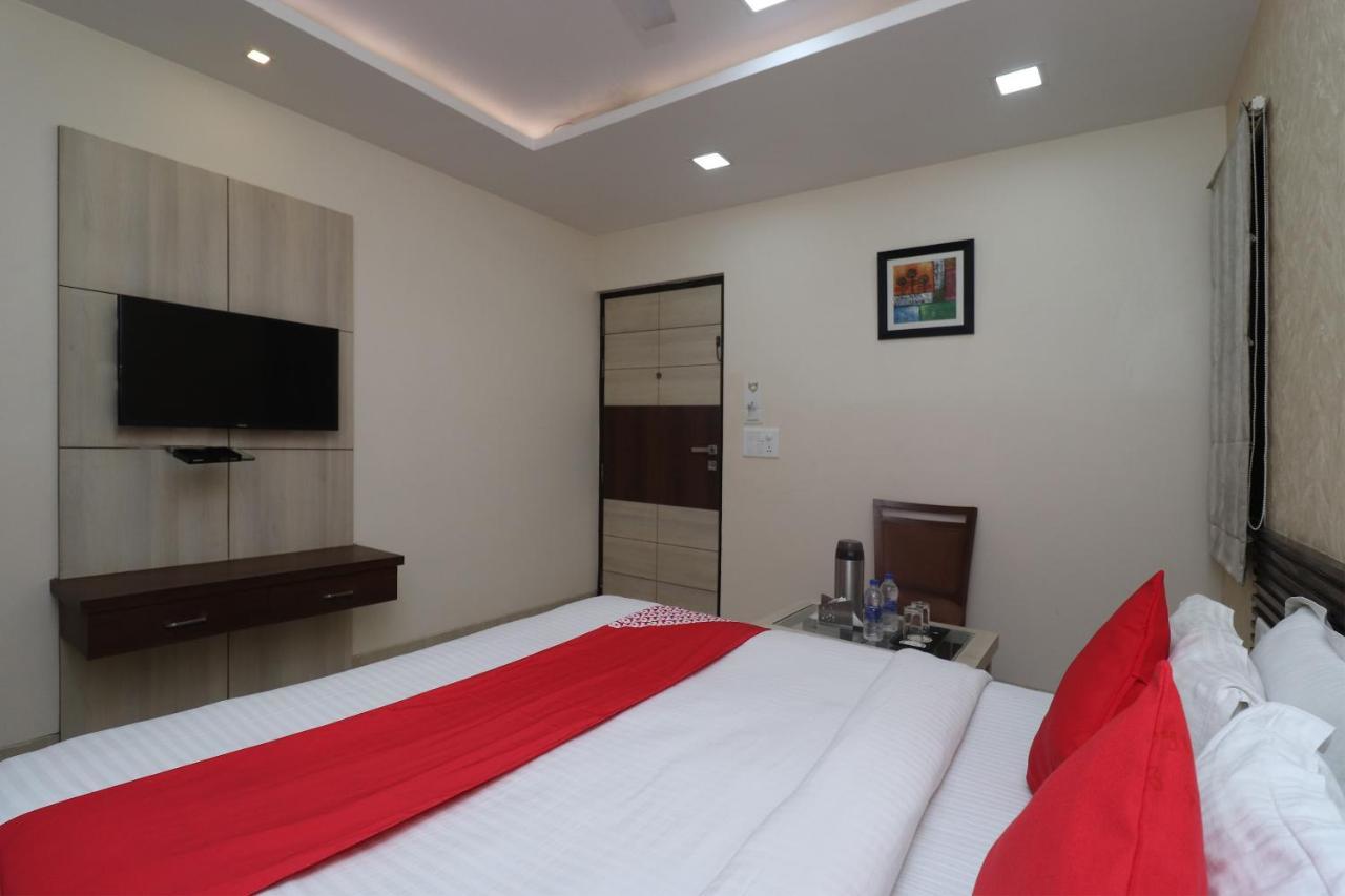 Oyo 29382 Golden Laurel Inn Deoria エクステリア 写真
